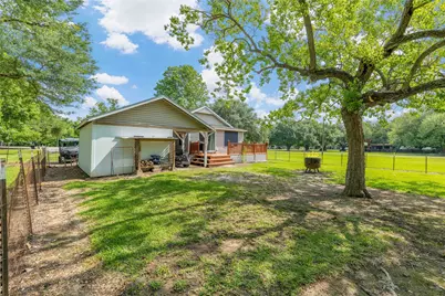 604 Lee Avenue, Anahuac, TX 77514 - Photo 16