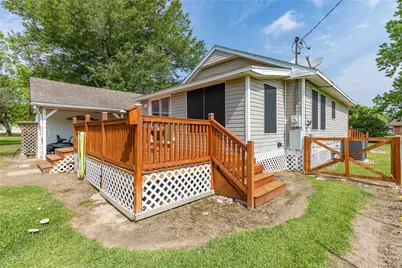 604 Lee Avenue, Anahuac, TX 77514 - Photo 12