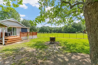 604 Lee Avenue, Anahuac, TX 77514 - Photo 14