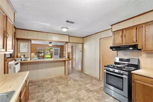 604 Lee Ave, Anahuac, TX 77514 - Photo 26