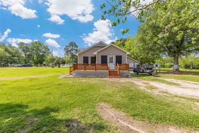 604 Lee Avenue, Anahuac, TX 77514 - Photo 2