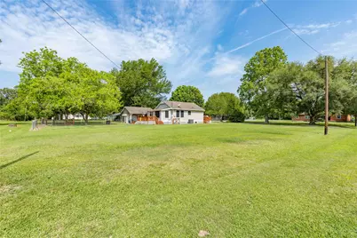 604 Lee Avenue, Anahuac, TX 77514 - Photo 10