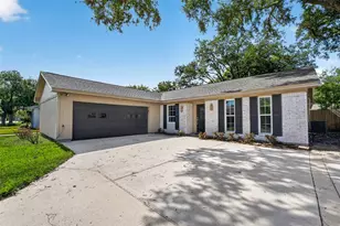 3611 Plum Hollow Dr, Houston, TX 77059 - Photo 2