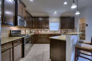 974 Gowan Dr, Conroe, TX 77301 - Photo 6