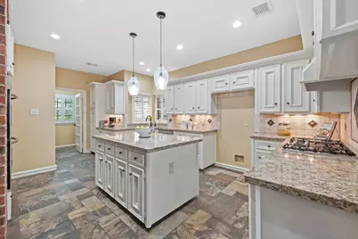 15 Crestone Place, The Woodlands, TX 77381 - Photo 14