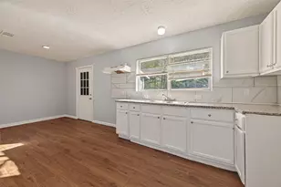 6058 Glenhurst Dr, Houston, TX 77033 - Photo 4