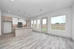 12806 Cozumel Ln, Houston, TX 77045 - Photo 14