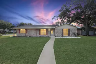 13103 Suzanne St, Stafford, TX 77477 - Photo 2