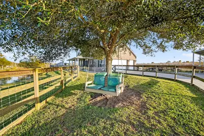 912 County Road 340, Angleton, TX 77515 - Photo 32