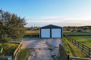 912 County Rd 340, Angleton, TX 77515 - Photo 34