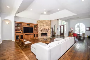 19 Clear Springs Ct, Sugar Land, TX 77479 - Photo 6