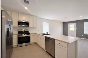 15679 Plum Brk Dr, Conroe, TX 77303 - Photo 2