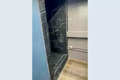 2710 Avenue F, Bay City, TX 77414 - Photo 4