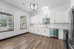 210 Canary St, Point Blank, TX 77364 - Photo 10