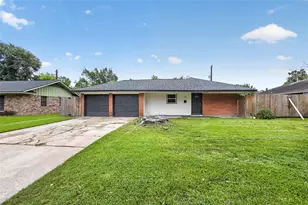 8733 Lugary Dr, Houston, TX 77074 - Photo 6