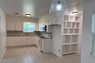 8733 Lugary Dr, Houston, TX 77074 - Photo 6