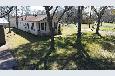 710 Milam Avenue, Eagle Lake, TX 77434 - Photo 2