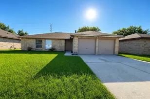 12027 Silver Island Cir, Houston, TX 77067 - Photo 2