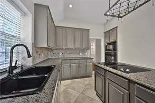 6710 High Knoll Dr, Sugar Land, TX 77479 - Photo 8