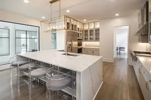 10663 Memorial Dr, Houston, TX 77024 - Photo 8
