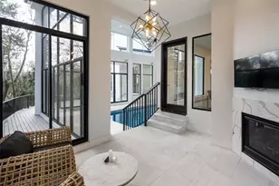 10663 Memorial Dr, Houston, TX 77024 - Photo 16