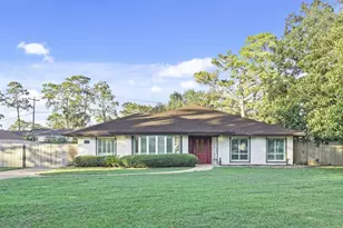 758 W 42nd St, Houston, TX 77018 - Photo 2