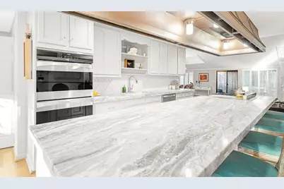 758 W 42nd Street, Houston, TX 77018 - Photo 8