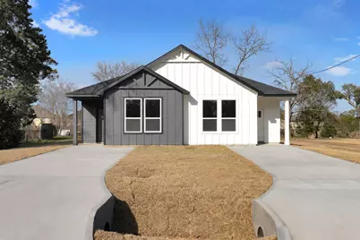 106 Runnels Street, Willis, TX 77378 - Photo 2