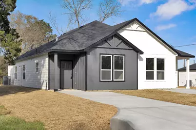 106 Runnels Street, Willis, TX 77378 - Photo 1