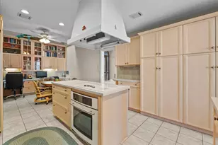 7105 Broadway St, Galveston, TX 77554 - Photo 10