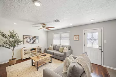 2406 Willowby Drive, Houston, TX 77008 - Photo 8
