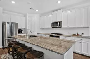 2740 Hidden Hollow Ln, Conroe, TX 77385 - Photo 18