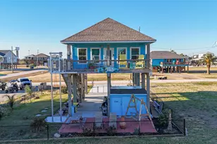 110 Verdia Dr, Crystal Beach, TX 77650 - Photo 8