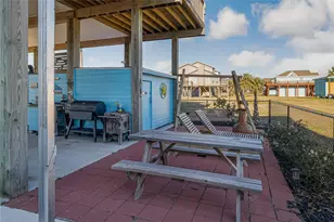 110 Verdia Dr, Crystal Beach, TX 77650 - Photo 22