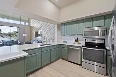 68 April Point S Unit E68 Drive S, Conroe, TX 77356 - Photo 14