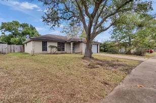 455 Capehill Dr, Houston, TX 77598 - Photo 24