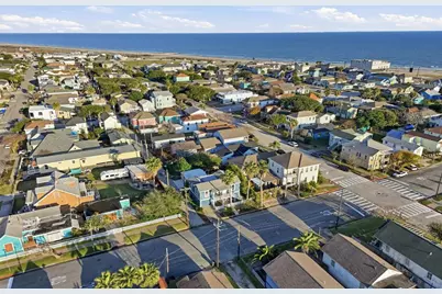 1314 15th Street, Galveston, TX 77550 - Photo 2
