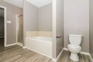15814 Sheldon Ridge Way, Houston, TX 77044 - Photo 10