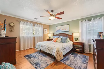 10822 W Dogwood Drive, La Porte, TX 77571 - Photo 12