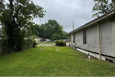 2392 Delaware Street, Beaumont, TX 77703 - Photo 8