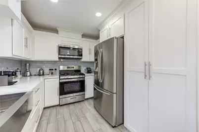 7602 Hammerly Boulevard, Houston, TX 77055 - Photo 12