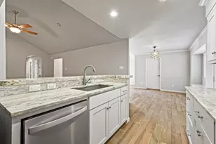 9110 Tooley Dr, Houston, TX 77031 - Photo 10