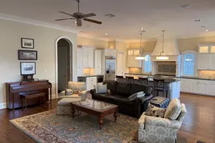 1352 Ebony Ln, Houston, TX 77018 - Photo 2