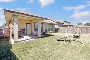 765 Rosewood Ln, Angleton, TX 77515 - Photo 20