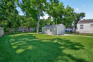 6714 Moss Rose St, Houston, TX 77087 - Photo 24