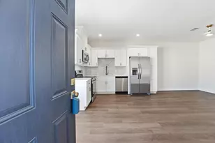 2005 Sealy St, Galveston, TX 77550 - Photo 8