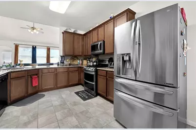 10918 Sun River Falls Drive, Humble, TX 77396 - Photo 6