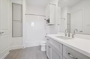 4921 Holly St, Bellaire, TX 77401 - Photo 36