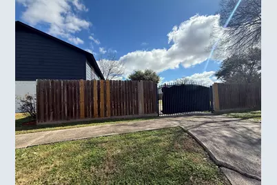 402 Tresvant Drive, Houston, TX 77598 - Photo 44