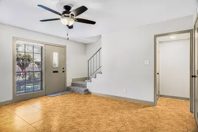 4410 T C Jester Boulevard #13, Houston, TX 77018 - Photo 6